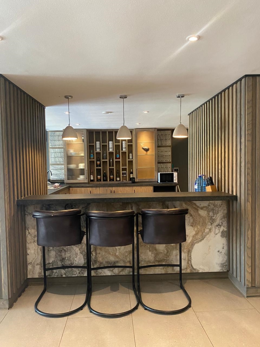 6 Bedroom Property for Sale in Birdwood Estate North West